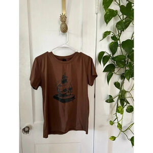 Romwe Women’s size medium Skull t-shirt